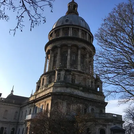 Au Jardin De La Basilique