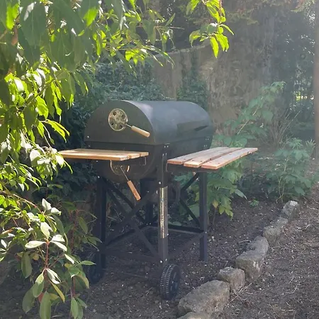 Au Jardin De La Basilique בולון-סור-מאר