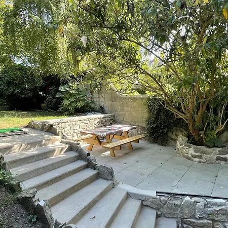 Au Jardin De La Basilique *