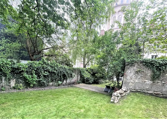 Au Jardin De La Basilique Boulogne-sur-Mer